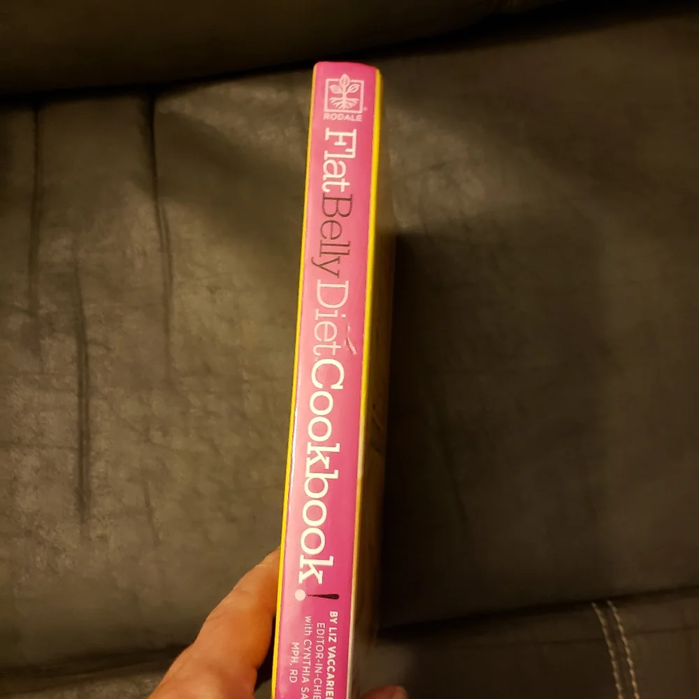 Flat Belly Deit Cook Book Hardcover by‎ Prevention.